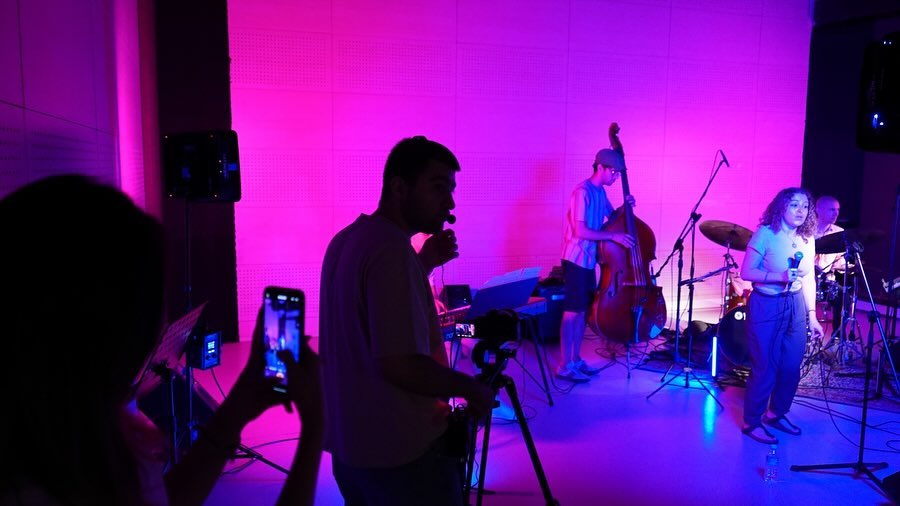 Aydın Üniversitesi - 3